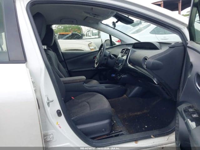 2017 TOYOTA PRIUS TWO 5