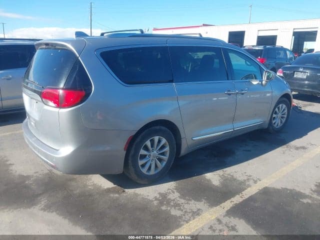 2018 CHRYSLER PACIFICA TOURING L 4