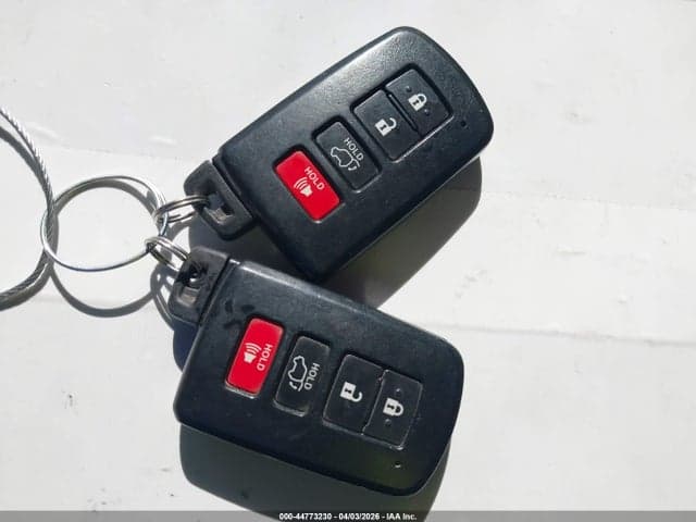 2018 TOYOTA RAV4 XLE 12
