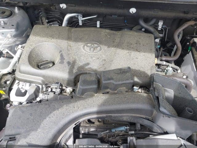 2024 TOYOTA RAV4 XLE 10