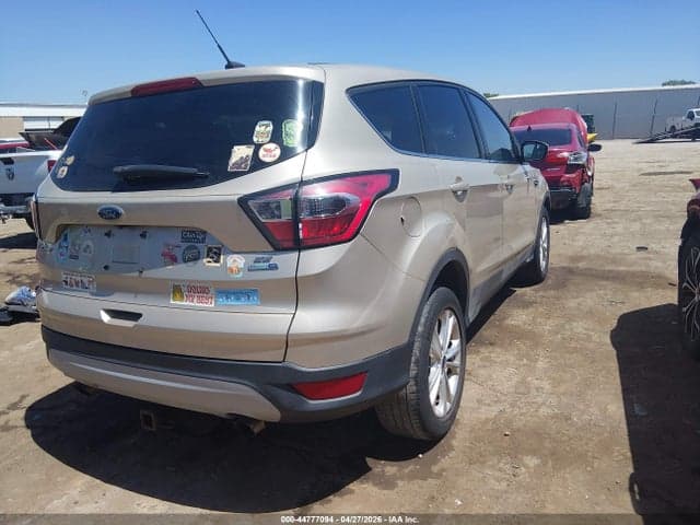 2017 FORD ESCAPE SE 4