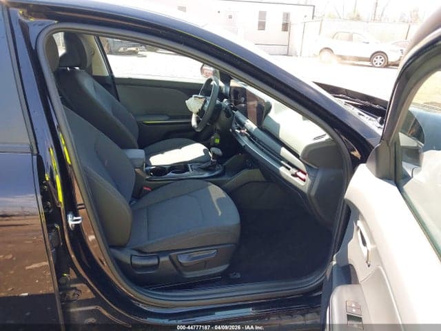 2025 KIA K4 LXS 5