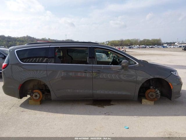 2022 CHRYSLER PACIFICA TOURING L 13