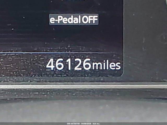 2019 NISSAN LEAF SV 16