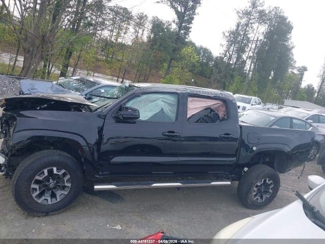 2023 TOYOTA TACOMA SR V6 13