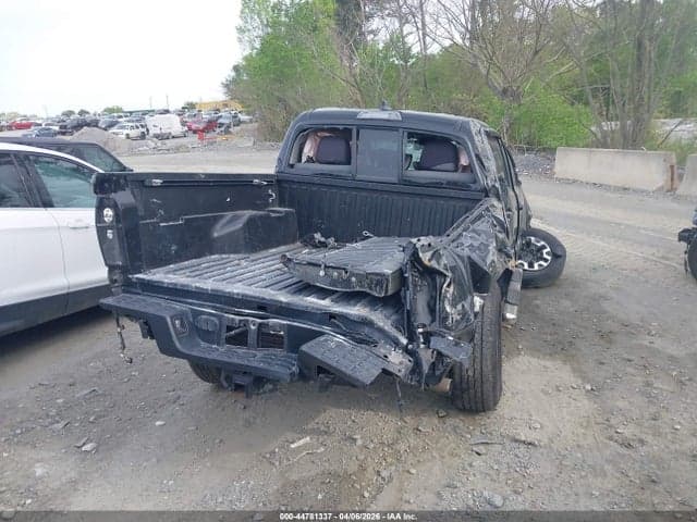 2023 TOYOTA TACOMA SR V6 4