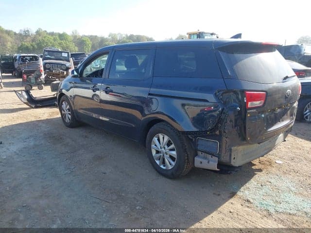 2017 KIA SEDONA LX 3