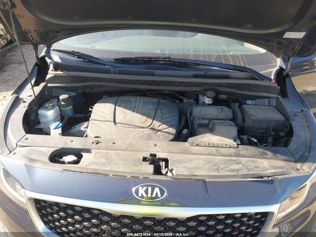 2017 KIA SEDONA LX 10