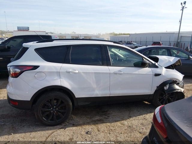 2017 FORD ESCAPE SE 13