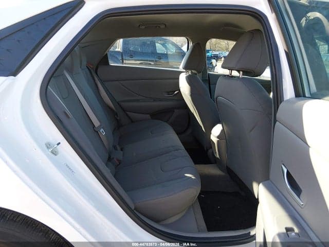 2024 HYUNDAI ELANTRA SE 8
