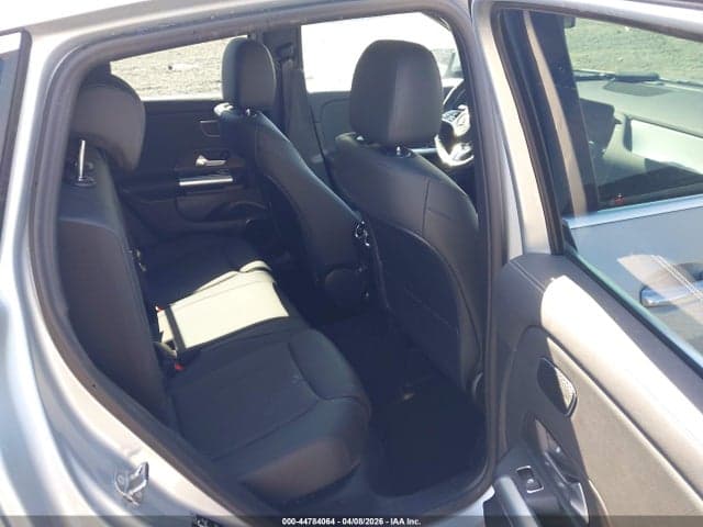 2025 MERCEDES-BENZ GLA 250 4MATIC 8