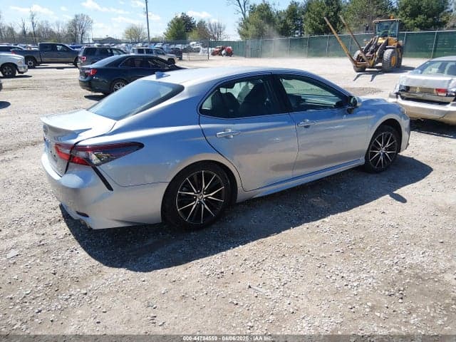 2022 TOYOTA CAMRY SE 4