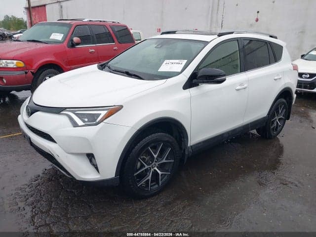 2018 TOYOTA RAV4 SE 2