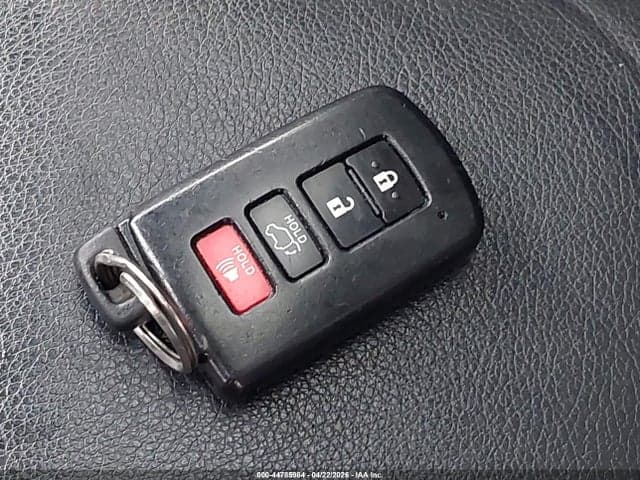 2018 TOYOTA RAV4 SE 11