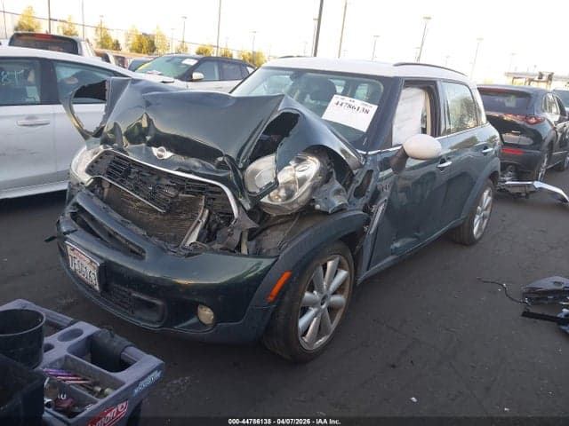 2014 MINI COUNTRYMAN COOPER 2