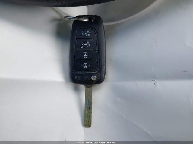 2020 HYUNDAI KONA SE 11