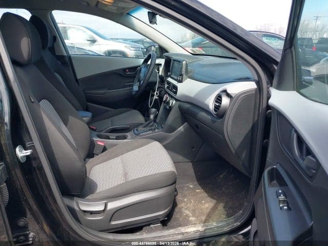 2020 HYUNDAI KONA SE 5