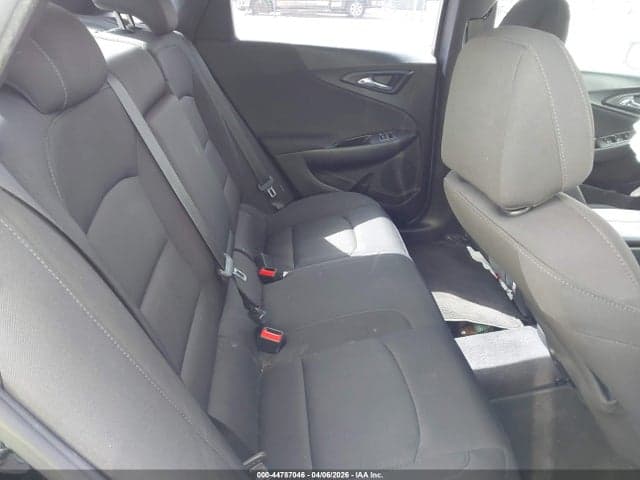 2017 CHEVROLET MALIBU 1LT 8