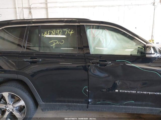 2024 JEEP GRAND CHEROKEE 4XE 14
