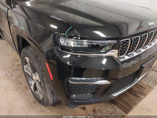 2024 JEEP GRAND CHEROKEE 4XE 17