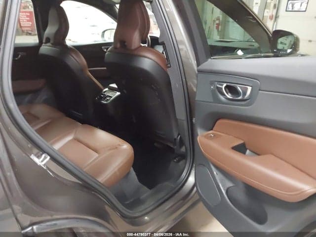 2021 VOLVO XC60 T5 INSCRIPTION 8