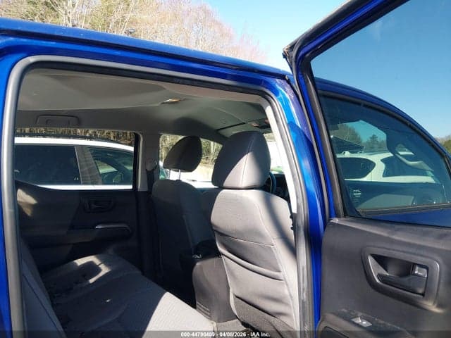 2022 TOYOTA TACOMA SR5 V6 8