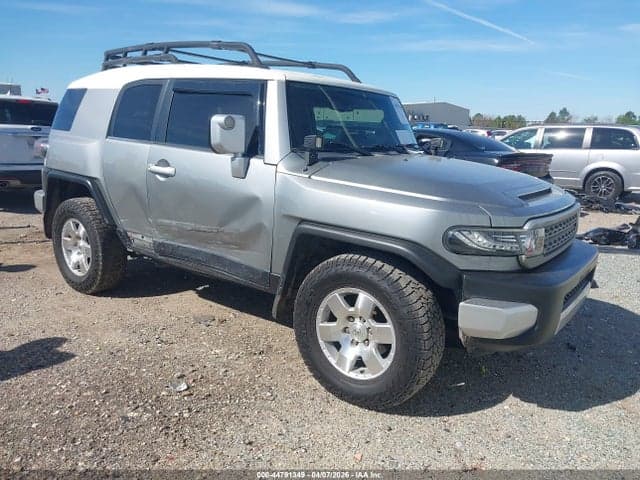 2010 TOYOTA FJ CRUISER