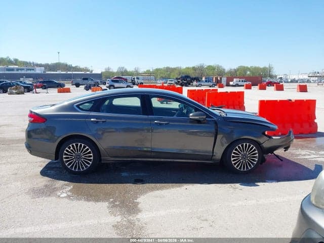 2017 FORD FUSION SE 13