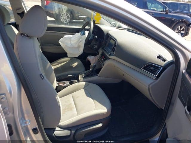 2017 HYUNDAI ELANTRA SE 5