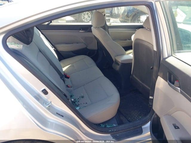 2017 HYUNDAI ELANTRA SE 8