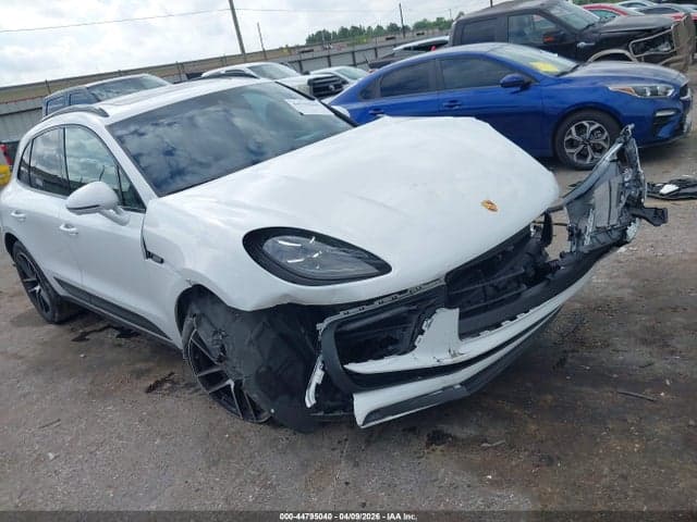 2023 PORSCHE MACAN T 1
