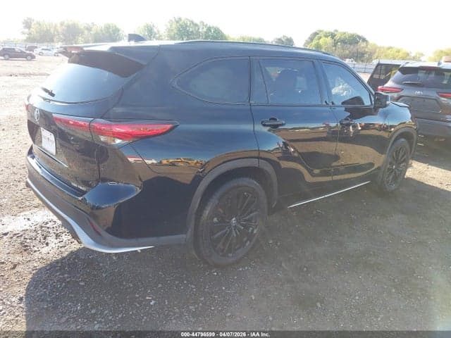 2023 TOYOTA HIGHLANDER XSE 4