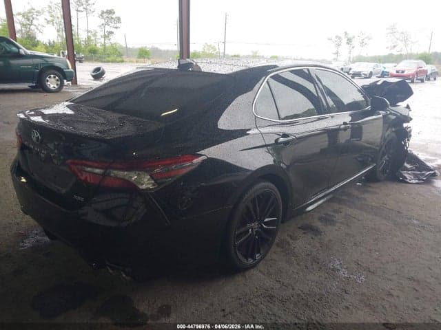 2021 TOYOTA CAMRY XSE 4
