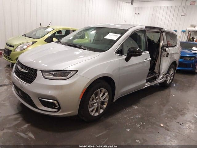 2024 CHRYSLER PACIFICA TOURING L AWD 2
