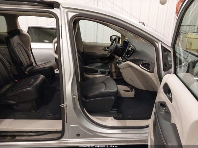 2024 CHRYSLER PACIFICA TOURING L AWD 5
