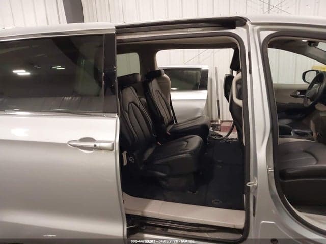 2024 CHRYSLER PACIFICA TOURING L AWD 8