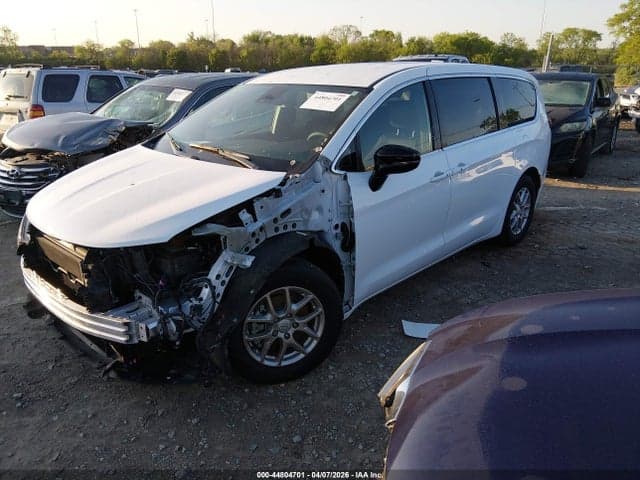 2025 CHRYSLER VOYAGER LX 2