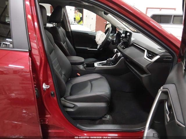 2025 TOYOTA RAV4 XLE PREMIUM 5