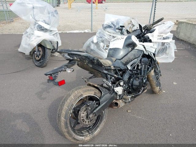 2022 KAWASAKI ZR900 4