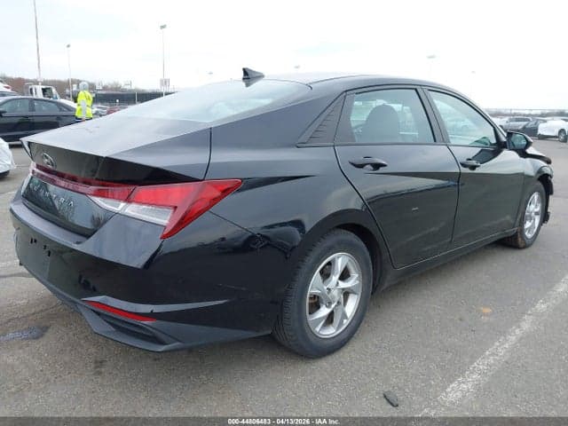 2021 HYUNDAI ELANTRA SE 4