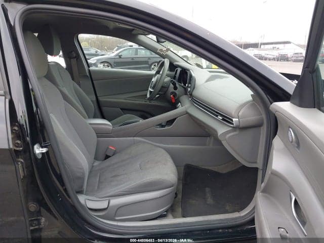 2021 HYUNDAI ELANTRA SE 5