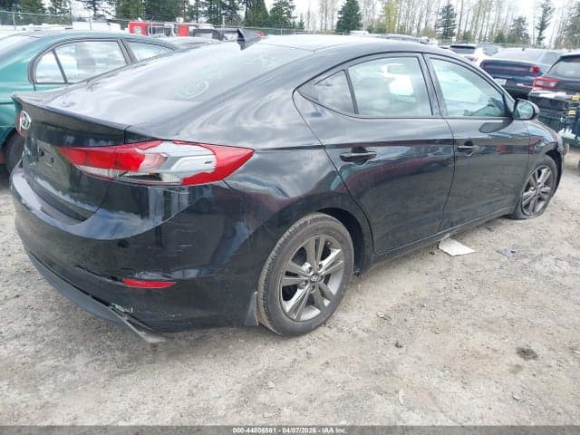 2017 HYUNDAI ELANTRA SE 4