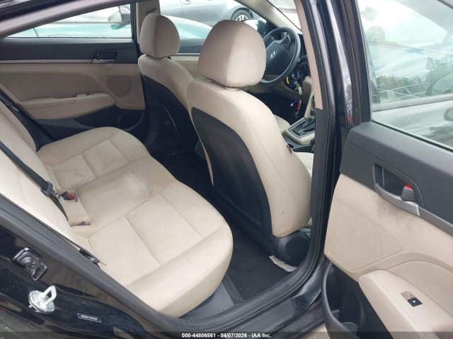 2017 HYUNDAI ELANTRA SE 8