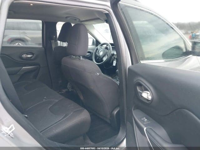 2019 JEEP CHEROKEE LATITUDE 4X4 8