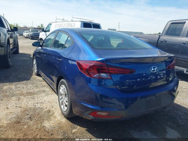 2019 HYUNDAI ELANTRA SE 3
