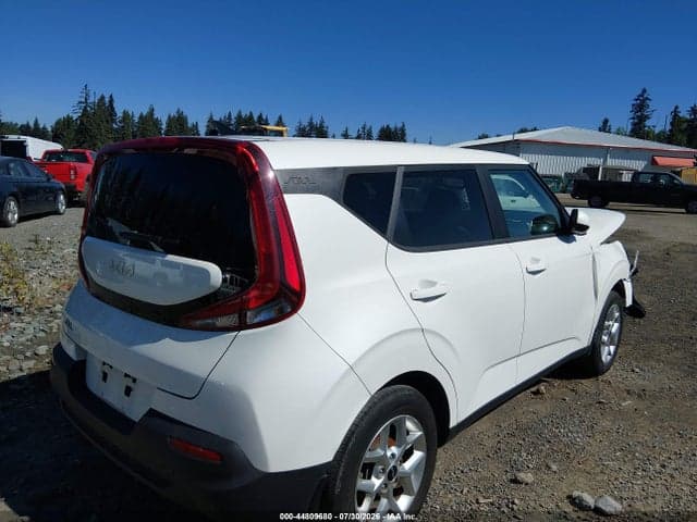 2022 KIA SOUL LX 4