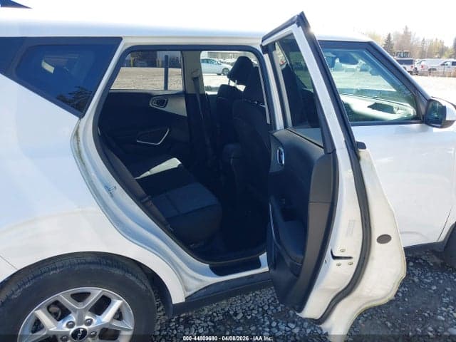 2022 KIA SOUL LX 8