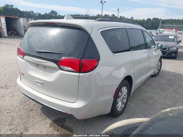 2017 CHRYSLER PACIFICA TOURING-L 4