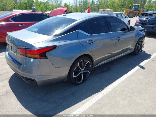 2023 NISSAN ALTIMA SR FWD 4