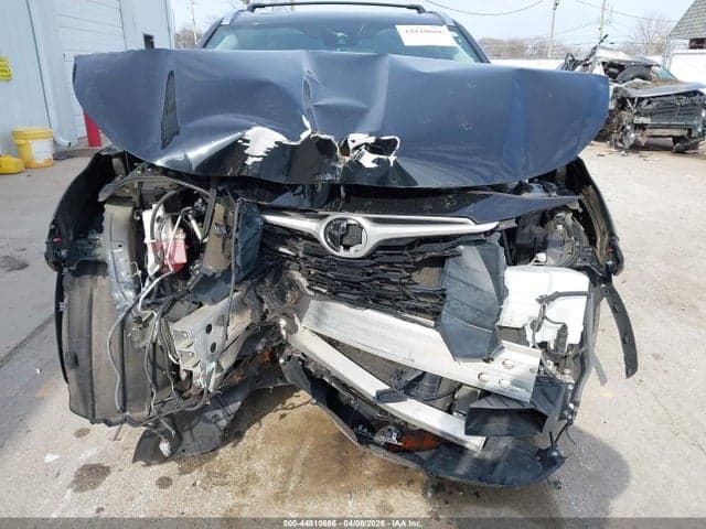 2021 TOYOTA HIGHLANDER XLE 7
